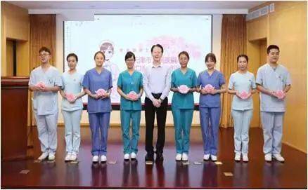展礼仪风采 树巾帼形象——市人民医院开展窗口服务礼仪培训侧记