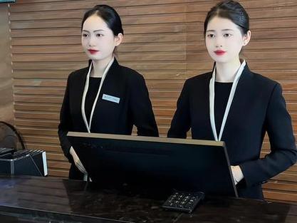 工作随拍 #礼宾部 #服务礼仪 #职业装
